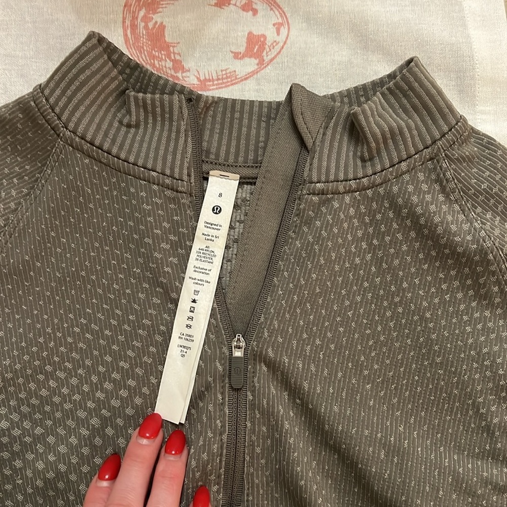 Lululemon Half Zip Jacket - Picture 4 of 4